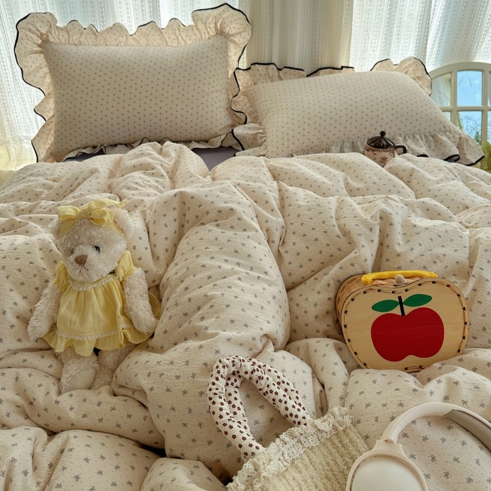 91家纺网 家纺一手货源 找家纺 红嘴企鹅 2025新款韩版双拼花边四件套 韩版-柔梦蝶