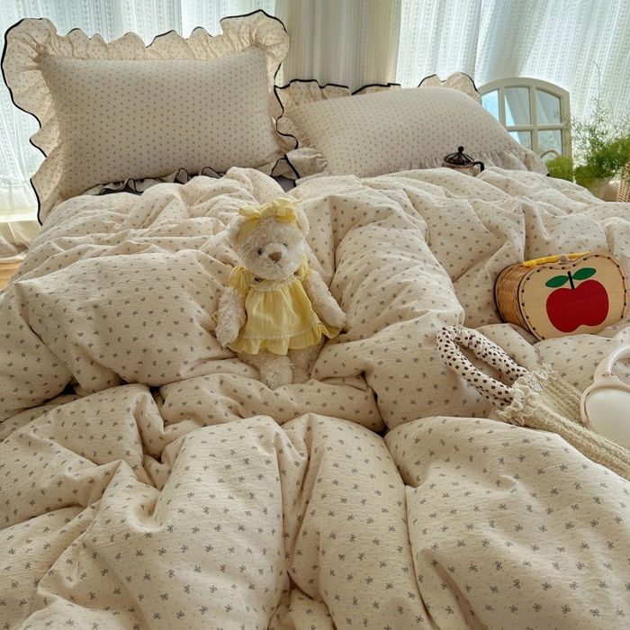 91家纺网 家纺一手货源 找家纺 红嘴企鹅 2025新款韩版双拼花边四件套 韩版-柔梦蝶