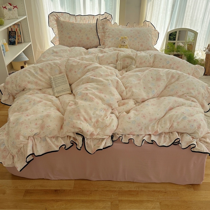 91家纺网 家纺一手货源 找家纺 红嘴企鹅 2025新款韩版双拼花边四件套 韩版-柔眠花町