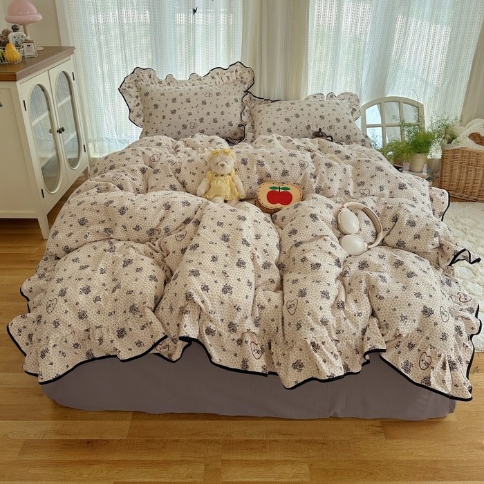 91家纺网 家纺一手货源 找家纺 红嘴企鹅 2025新款韩版双拼花边四件套 韩版-素影玫心