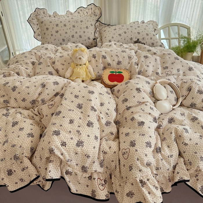 91家纺网 家纺一手货源 找家纺 红嘴企鹅 2025新款韩版双拼花边四件套 韩版-素影玫心