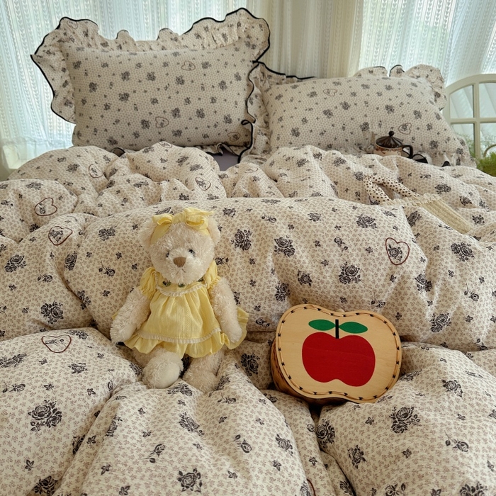 91家纺网 家纺一手货源 找家纺 红嘴企鹅 2025新款韩版双拼花边四件套 韩版-素影玫心