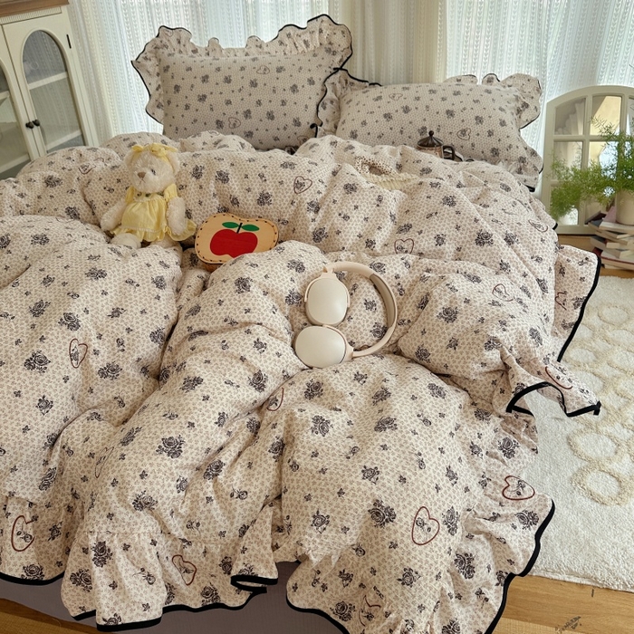 91家纺网 家纺一手货源 找家纺 红嘴企鹅 2025新款韩版双拼花边四件套 韩版-素影玫心