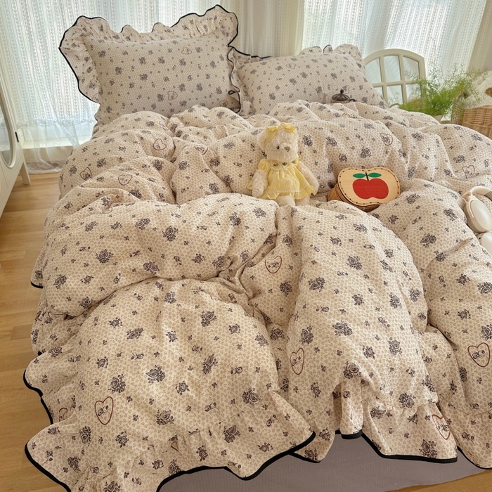 91家纺网 家纺一手货源 找家纺 红嘴企鹅 2025新款韩版双拼花边四件套 韩版-素影玫心