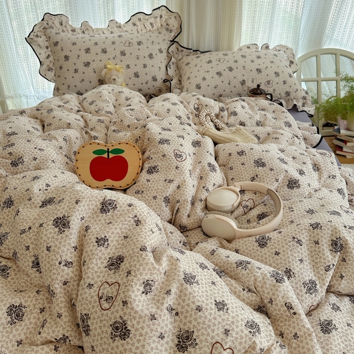 91家纺网 家纺一手货源 找家纺 红嘴企鹅 2025新款韩版双拼花边四件套 韩版-素影玫心