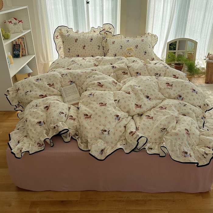 91家纺网 家纺一手货源 找家纺 红嘴企鹅 2025新款韩版双拼花边四件套 韩版-甜心小狗