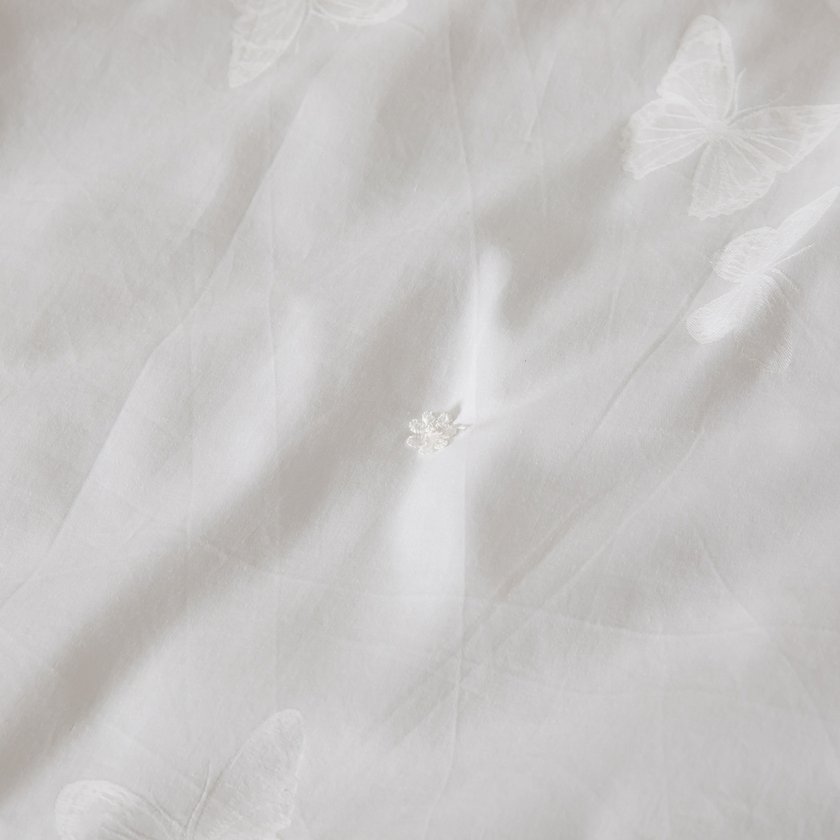 91家纺网 家纺一手货源 找家纺 御眠纺羽绒被壳 2025新款蚕丝被蚕丝棉 蝴蝶白