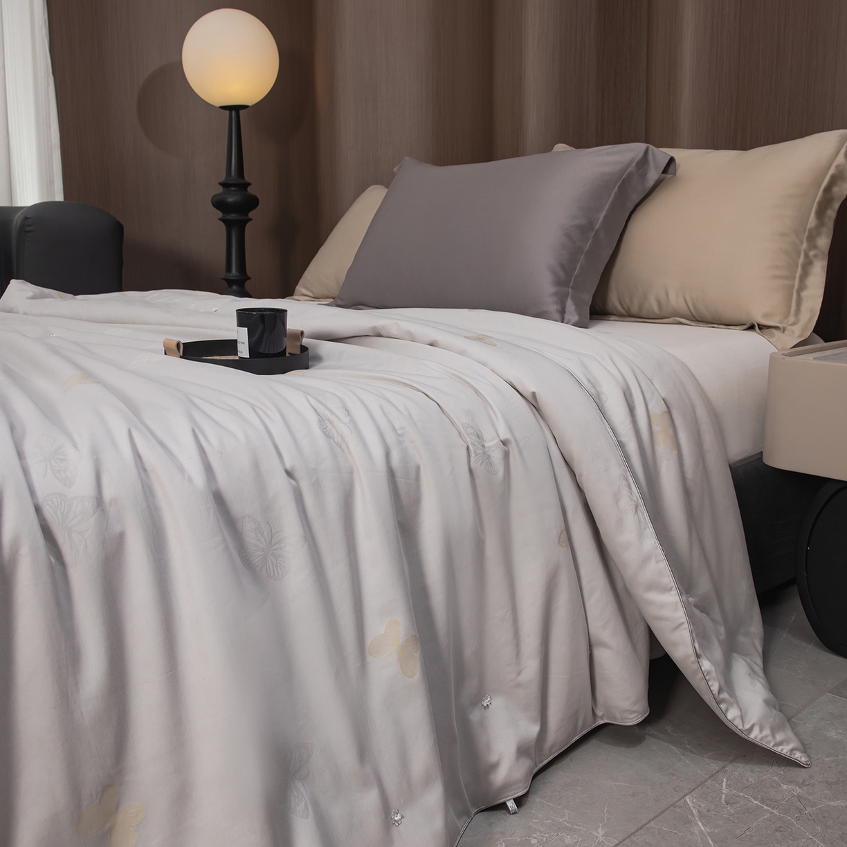 91家纺网 家纺一手货源 找家纺 御眠纺羽绒被壳 2025新款蚕丝被蚕丝棉 蝴蝶灰