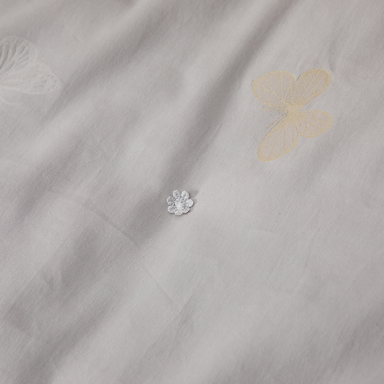 91家纺网 家纺一手货源 找家纺 御眠纺羽绒被壳 2025新款蚕丝被蚕丝棉 蝴蝶灰