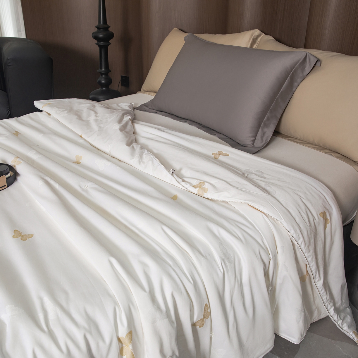 91家纺网 家纺一手货源 找家纺 静若居羽绒被壳 2025新款蚕丝被蚕丝棉 蝴蝶白