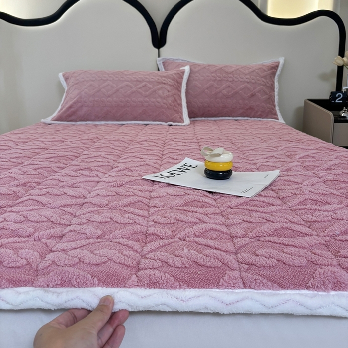 91家纺网 家纺一手货源 找家纺 华誉 2025新款跨境直播电商专供塔芙蓉床垫学生宿舍床褥子 豆沙粉