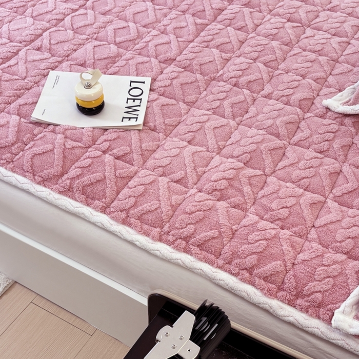 91家纺网 家纺一手货源 找家纺 华誉 2025新款跨境直播电商专供塔芙蓉床垫学生宿舍床褥子 豆沙粉