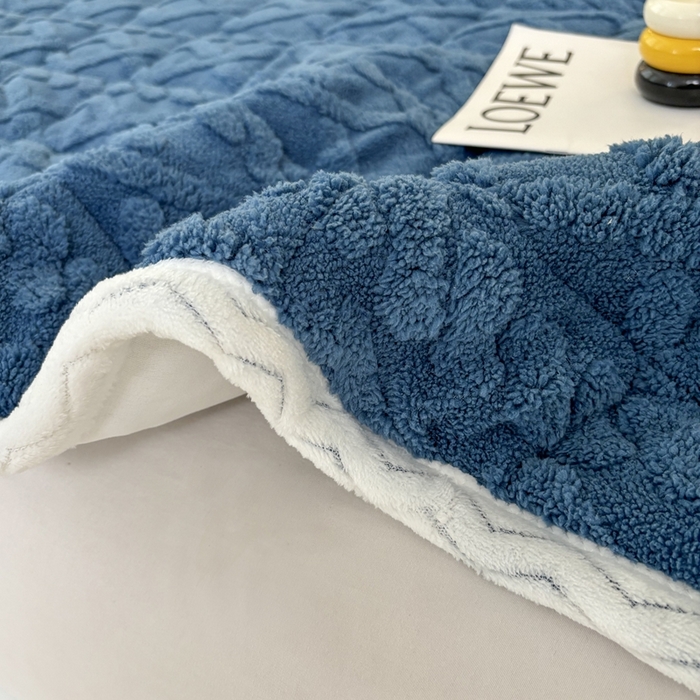 91家纺网 家纺一手货源 找家纺 华誉 2025新款跨境直播电商专供塔芙蓉床垫学生宿舍床褥子 宝石蓝