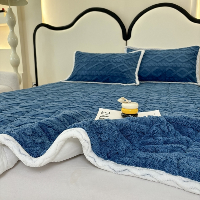 91家纺网 家纺一手货源 找家纺 华誉 2025新款跨境直播电商专供塔芙蓉床垫学生宿舍床褥子 宝石蓝