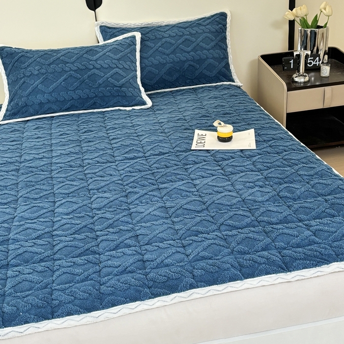 91家纺网 家纺一手货源 找家纺 华誉 2025新款跨境直播电商专供塔芙蓉床垫学生宿舍床褥子 宝石蓝