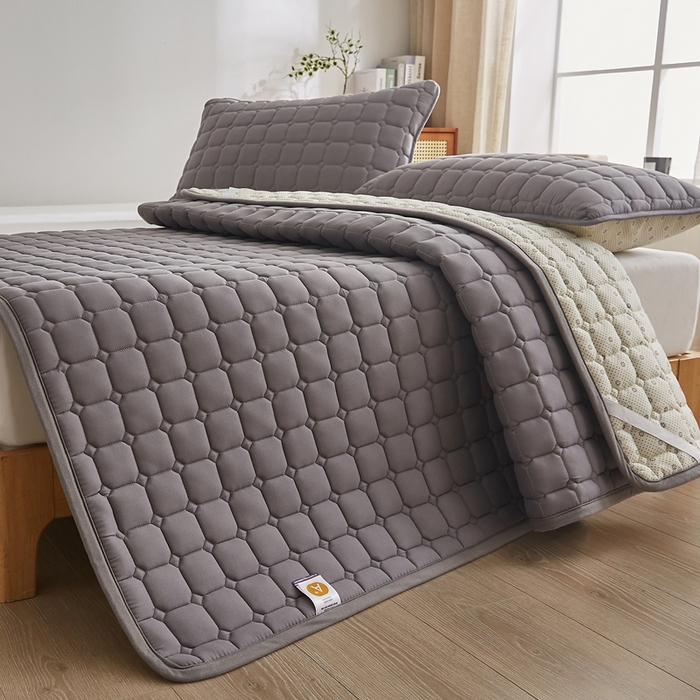 91家纺网 家纺一手货源 找家纺 华誉 2025新款A类原棉大豆夹棉床护垫 灰