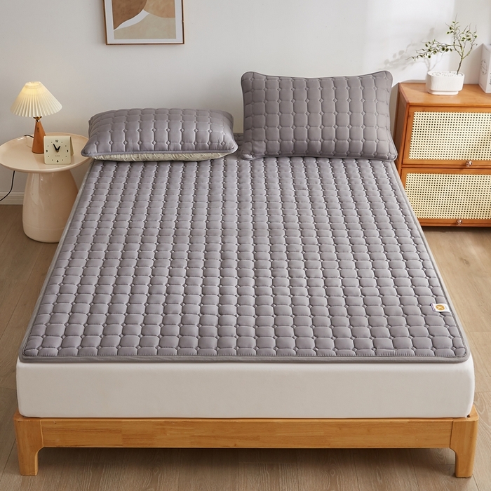 91家纺网 家纺一手货源 找家纺 华誉 2025新款A类原棉大豆夹棉床护垫 灰