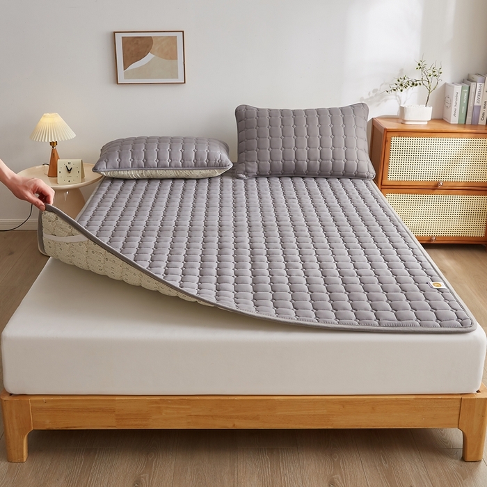 91家纺网 家纺一手货源 找家纺 华誉 2025新款A类原棉大豆夹棉床护垫 灰