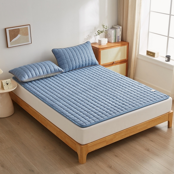 91家纺网 家纺一手货源 找家纺 华誉 2025新款A类原棉大豆夹棉床护垫 蓝