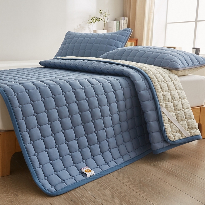 91家纺网 家纺一手货源 找家纺 华誉 2025新款A类原棉大豆夹棉床护垫 蓝