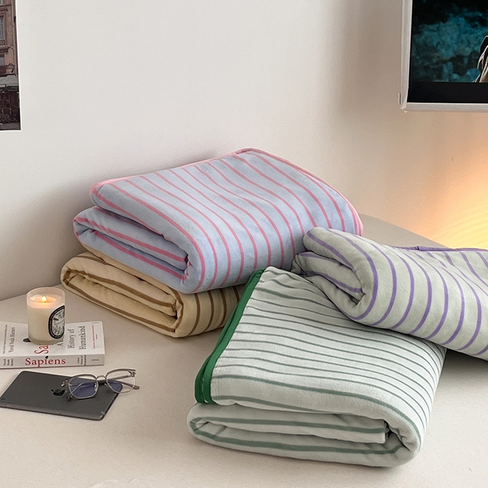 91家纺网 家纺一手货源 找家纺 （总）桃子家居 2025新款A类ins复古条纹法式布列塔尼条纹简约撞色加厚牛奶绒系列四件套