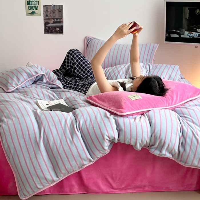 桃子家居 2025新款A类ins复古条纹法式布列塔尼条纹简约撞色加厚牛奶绒系列四件套 绒-复古条纹玫蓝