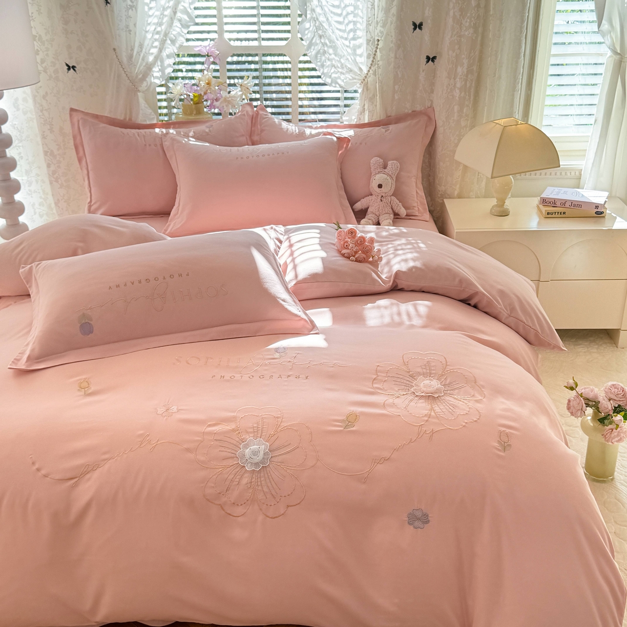 91家纺网 家纺一手货源 找家纺 （总）大麦乐田 2025新款小清新糯小棉立体花绣花吊边四件套