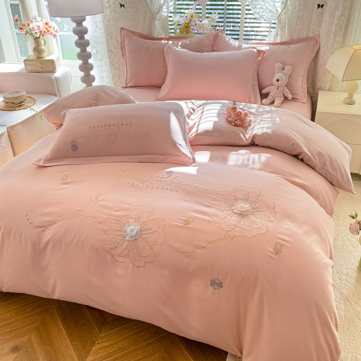 91家纺网 家纺一手货源 找家纺 （总）大麦乐田 2025新款小清新糯小棉立体花绣花吊边四件套