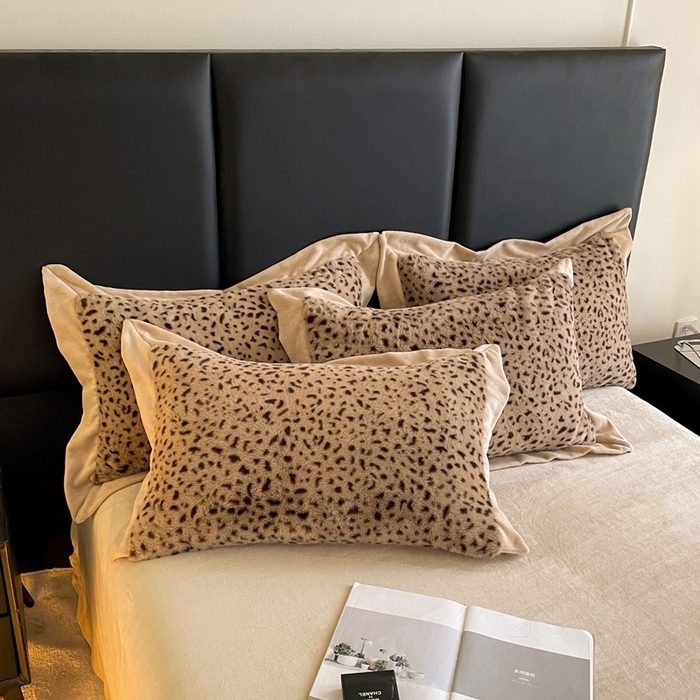 91家纺网 家纺一手货源 找家纺 （总）库里梦家纺 2025新款网红直播爆款獭兔毛豹纹-A版兔毛绒B版牛奶绒四件套-豹纹