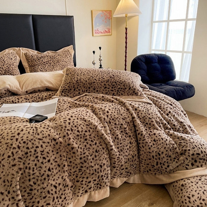 91家纺网 家纺一手货源 找家纺 （总）库里梦家纺 2025新款网红直播爆款獭兔毛豹纹-A版兔毛绒B版牛奶绒四件套-豹纹