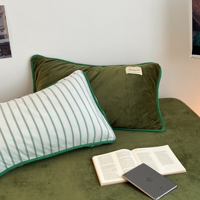 91家纺网 家纺一手货源 找家纺 桃子家居 2025新款A类ins复古条纹法式布列塔尼条纹简约撞色加厚牛奶绒系列四件套 绒-复古条纹紫墨绿