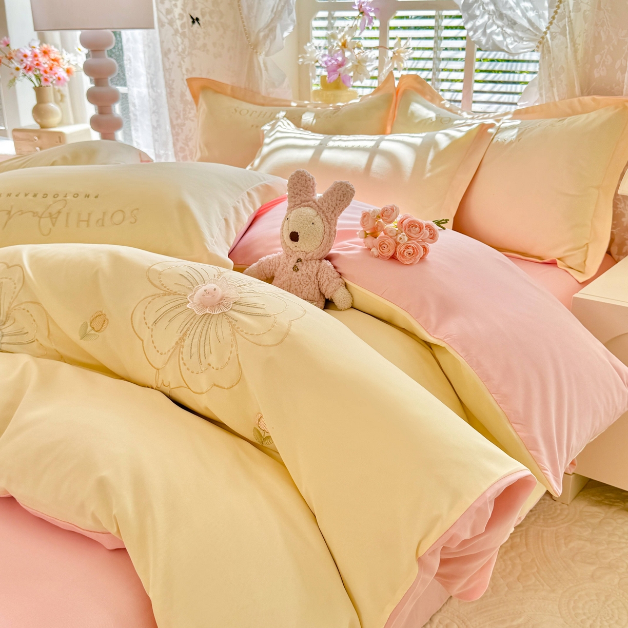 91家纺网 家纺一手货源 找家纺 大麦乐田 2025新款小清新糯小棉立体花绣花吊边四件套 清新恋人-黄