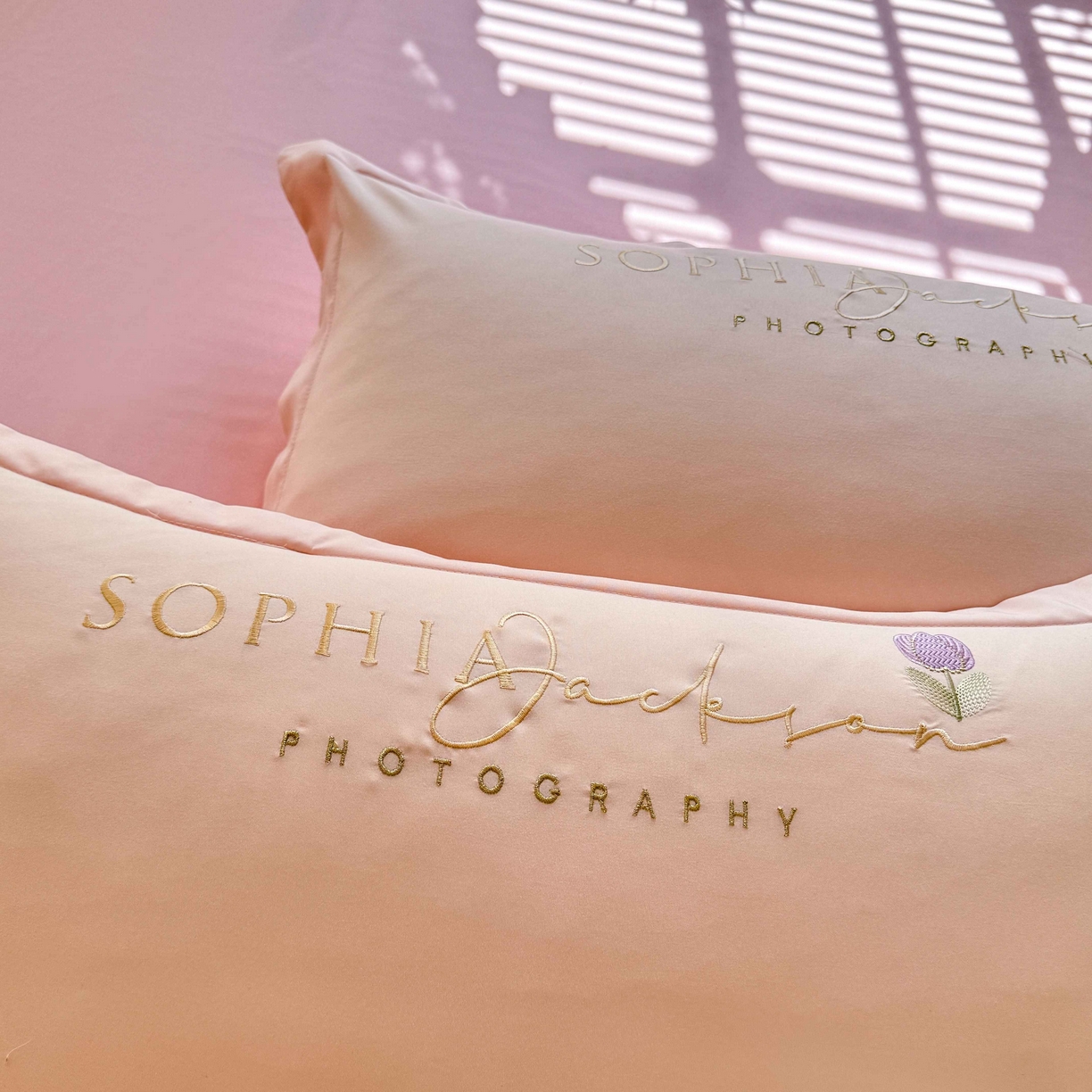 91家纺网 家纺一手货源 找家纺 大麦乐田 2025新款小清新糯小棉立体花绣花吊边四件套 清新恋人-粉玉