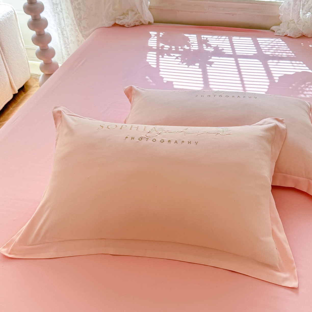 91家纺网 家纺一手货源 找家纺 大麦乐田 2025新款小清新糯小棉立体花绣花吊边四件套 清新恋人-粉玉