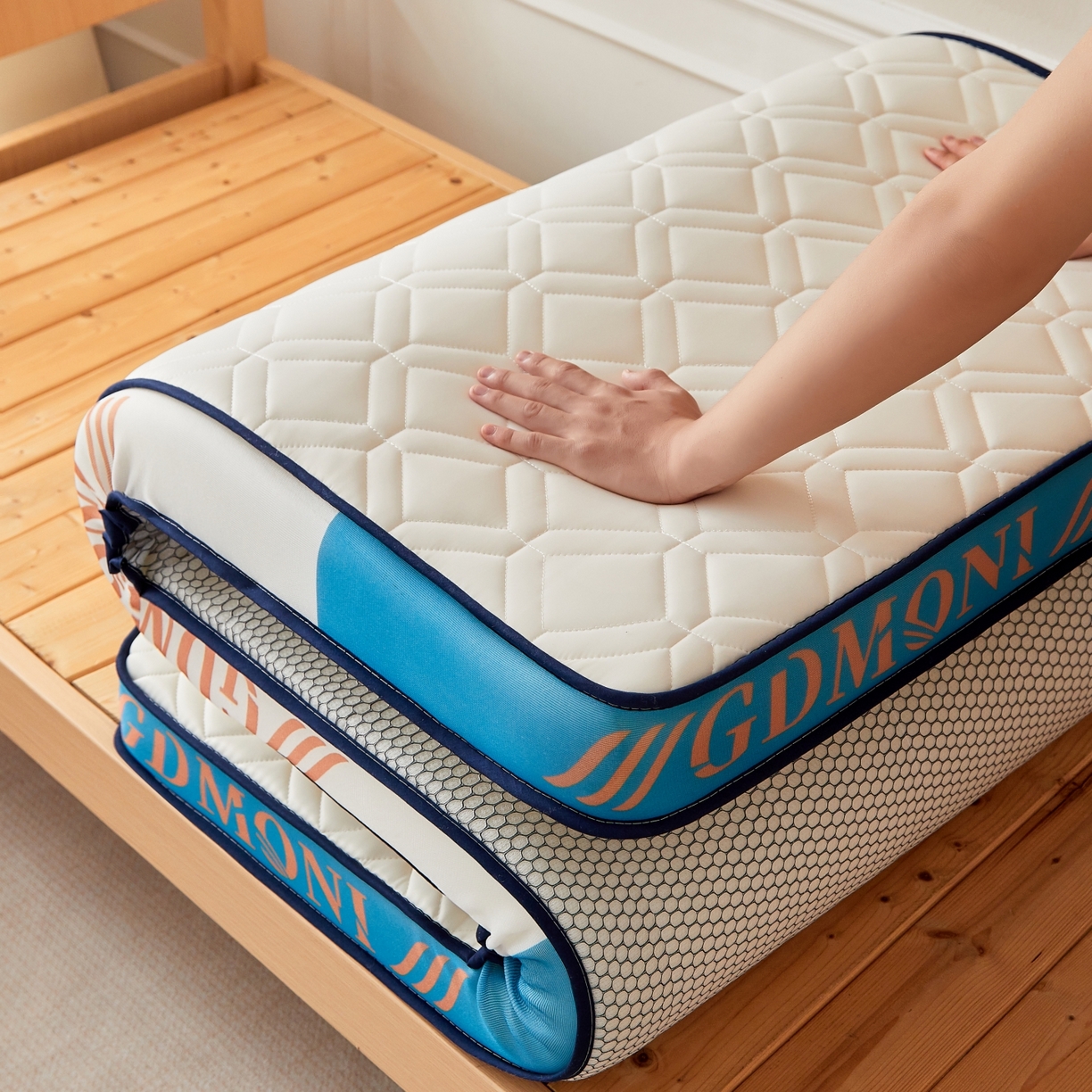 91家纺网 家纺一手货源 找家纺 希廷顿 2025新款立体海绵学生宿舍床垫-菱格 立体海绵床垫-菱格白