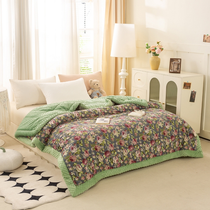 91家纺网 家纺一手货源 找家纺 锦鹭被业 2025新款AB版舒适全棉纯棉豆豆绒被被子被芯 花之语