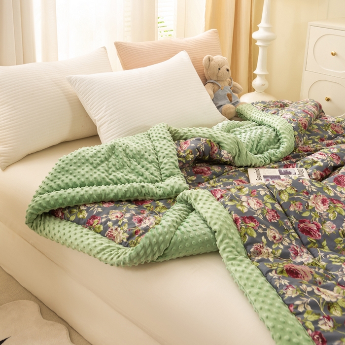 91家纺网 家纺一手货源 找家纺 锦鹭被业 2025新款AB版舒适全棉纯棉豆豆绒被被子被芯 花之语