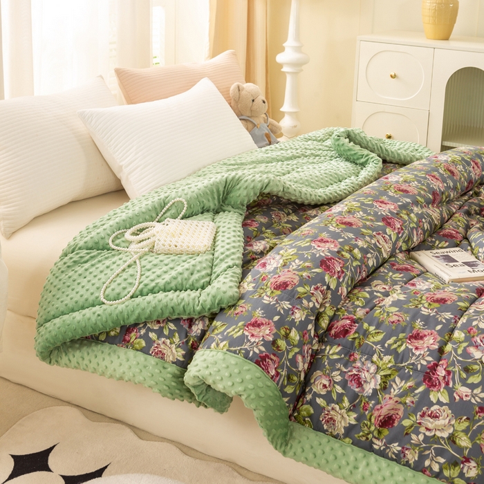 91家纺网 家纺一手货源 找家纺 锦鹭被业 2025新款AB版舒适全棉纯棉豆豆绒被被子被芯 花之语