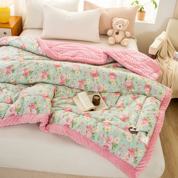 91家纺网 家纺一手货源 找家纺 锦鹭被业 2025新款AB版舒适全棉纯棉豆豆绒被被子被芯 锦上添花