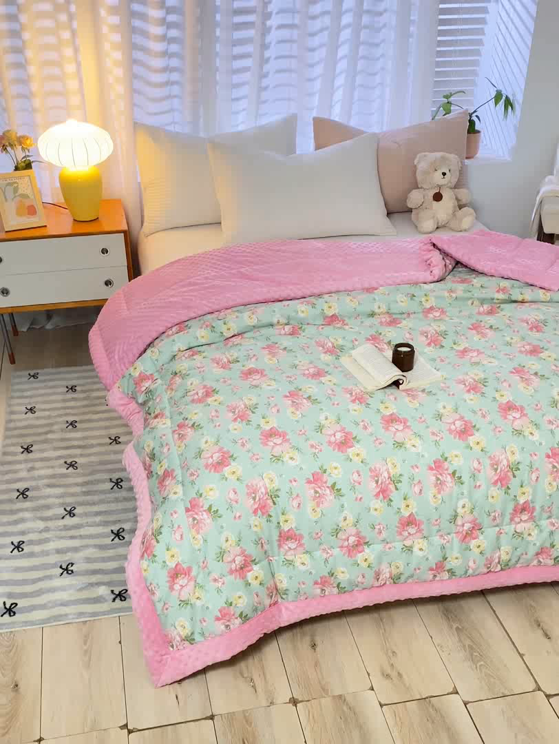 91家纺网 家纺一手货源 找家纺 锦鹭被业 2025新款AB版舒适全棉纯棉豆豆绒被被子被芯 锦上添花