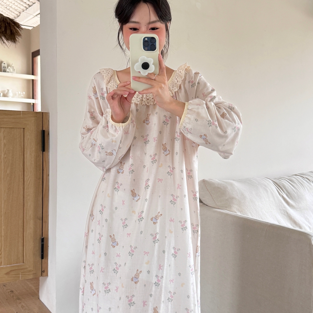 91家纺网 家纺一手货源 找家纺 纽约生活 2025新款有氧纱蕾丝长袖裙（会员-5） 花园兔