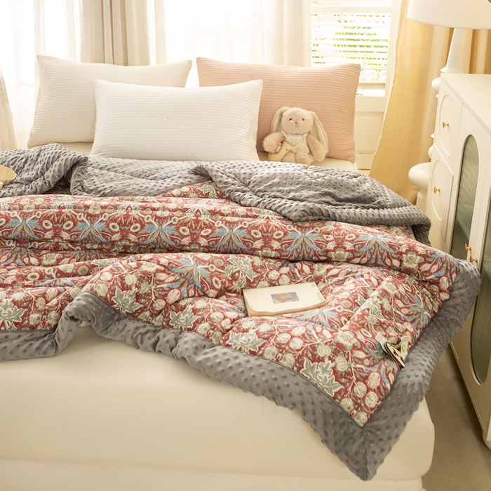 91家纺网 家纺一手货源 找家纺 锦鹭被业 2025新款AB版舒适全棉纯棉豆豆绒被被子被芯 克洛伊