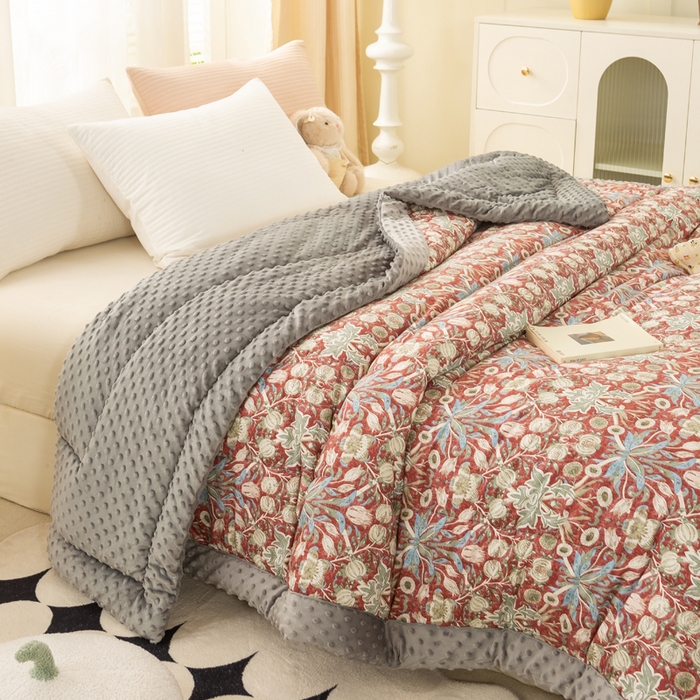 91家纺网 家纺一手货源 找家纺 锦鹭被业 2025新款AB版舒适全棉纯棉豆豆绒被被子被芯 克洛伊