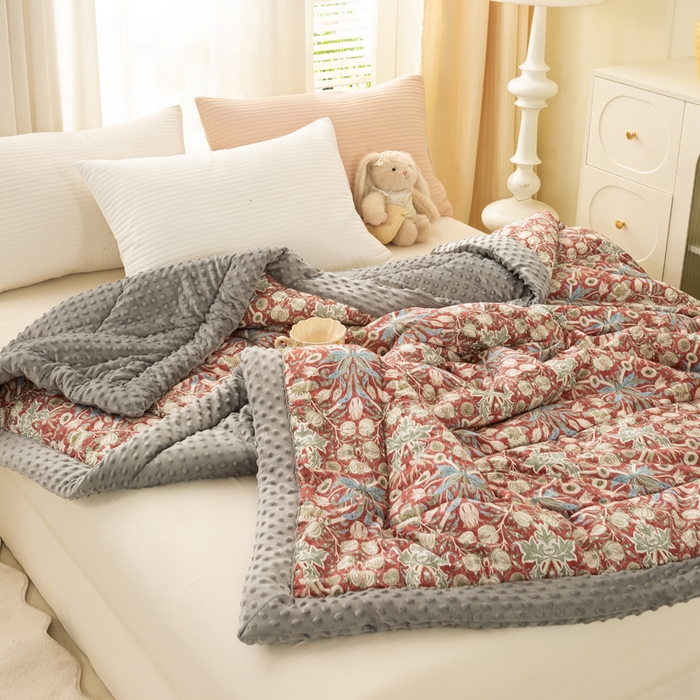 91家纺网 家纺一手货源 找家纺 锦鹭被业 2025新款AB版舒适全棉纯棉豆豆绒被被子被芯 克洛伊