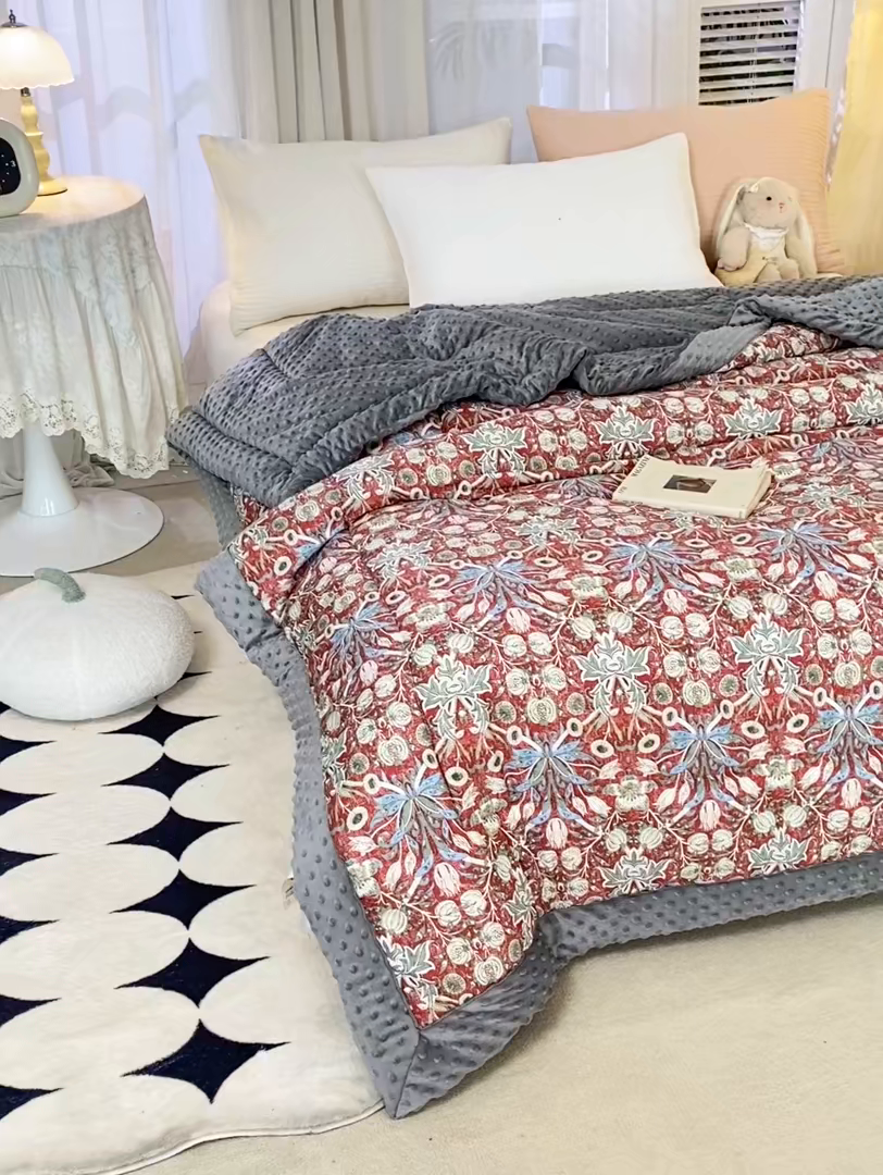 91家纺网 家纺一手货源 找家纺 锦鹭被业 2025新款AB版舒适全棉纯棉豆豆绒被被子被芯 克洛伊