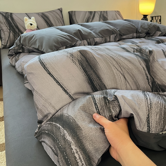 91家纺网 家纺一手货源 找家纺 吉象家纺 2025新款全棉纯棉加厚磨毛印花四件套 幻影黑