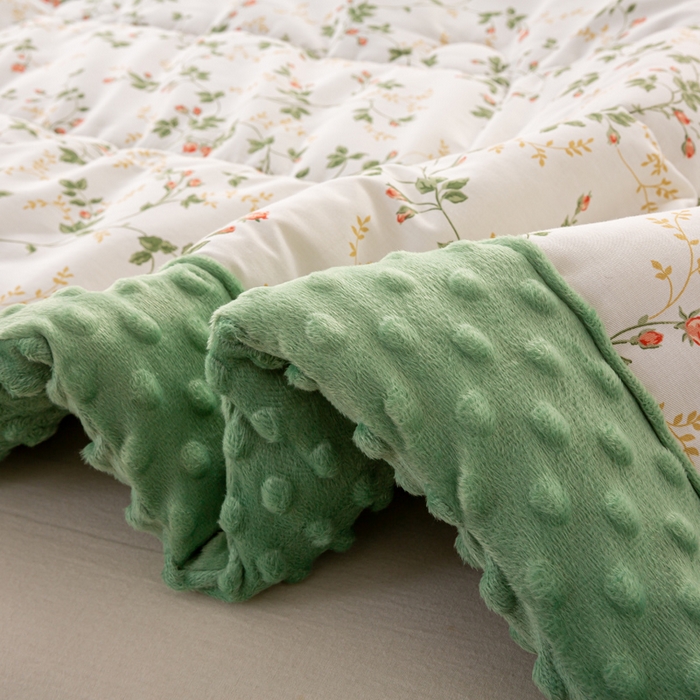 91家纺网 家纺一手货源 找家纺 锦鹭被业 2025新款AB版舒适全棉纯棉豆豆绒被被子被芯 连理枝