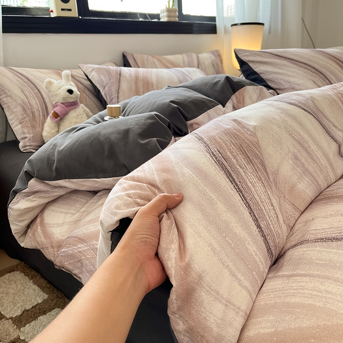 91家纺网 家纺一手货源 找家纺 吉象家纺 2025新款全棉纯棉加厚磨毛印花四件套 幻影纱