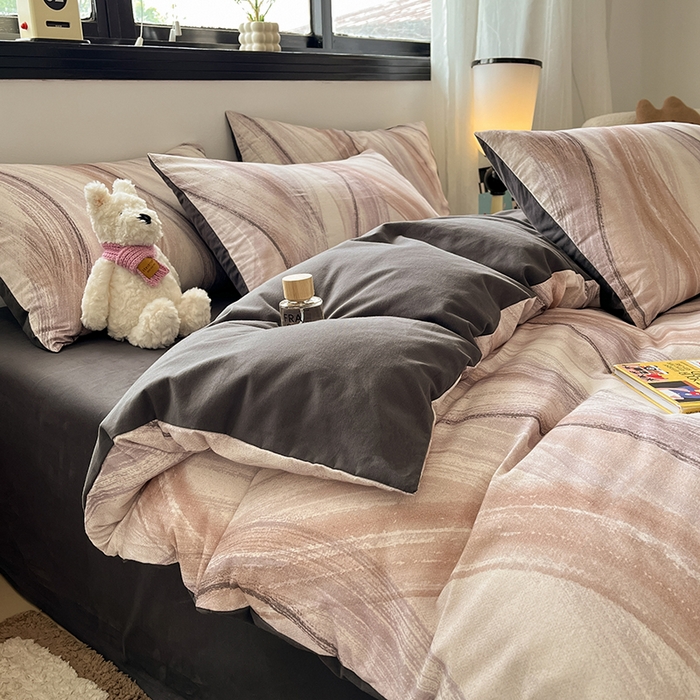 91家纺网 家纺一手货源 找家纺 吉象家纺 2025新款全棉纯棉加厚磨毛印花四件套 幻影纱