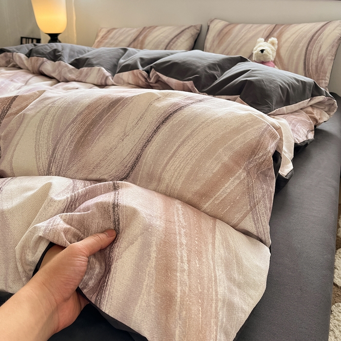 91家纺网 家纺一手货源 找家纺 吉象家纺 2025新款全棉纯棉加厚磨毛印花四件套 幻影纱